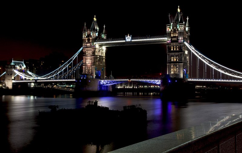 Accent lighting - Tower Bridge (London UK). 